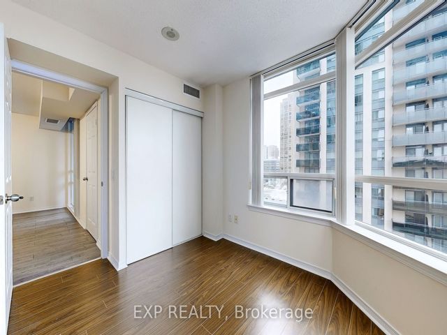 1105 - 155 Beecroft Rd