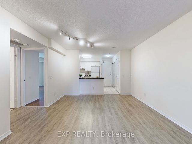 1105 - 155 Beecroft Rd