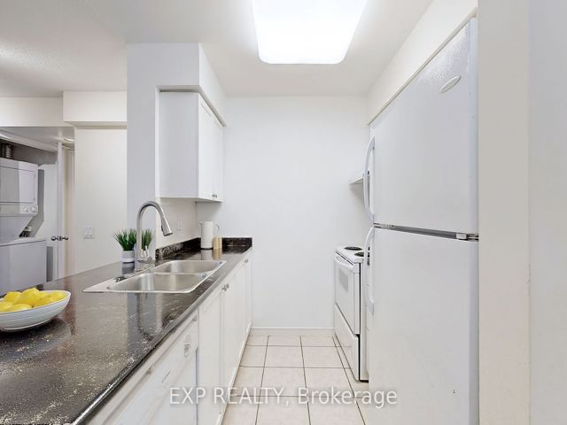 1105 - 155 Beecroft Rd
