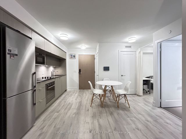 2219 - 585 Bloor St E