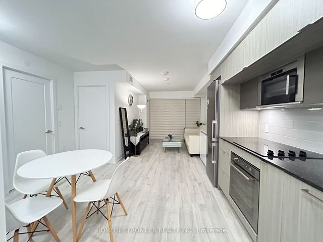 2219 - 585 Bloor St E