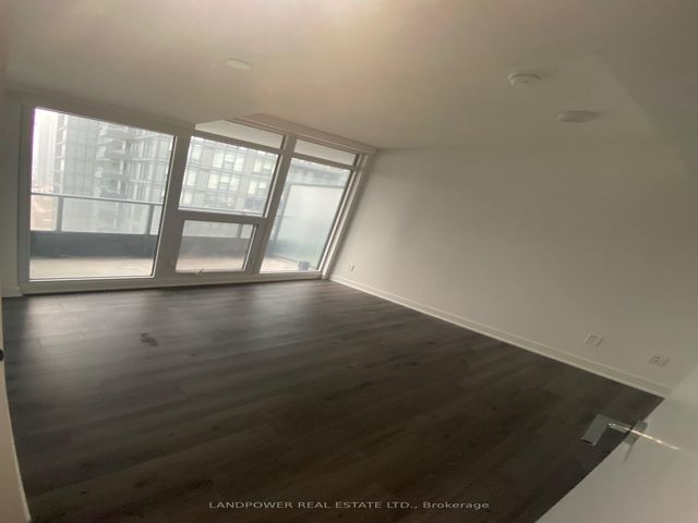 1708 - 80 Queens Wharf Rd
