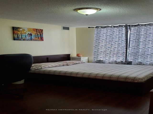 1117 - 1700 Eglinton Ave E