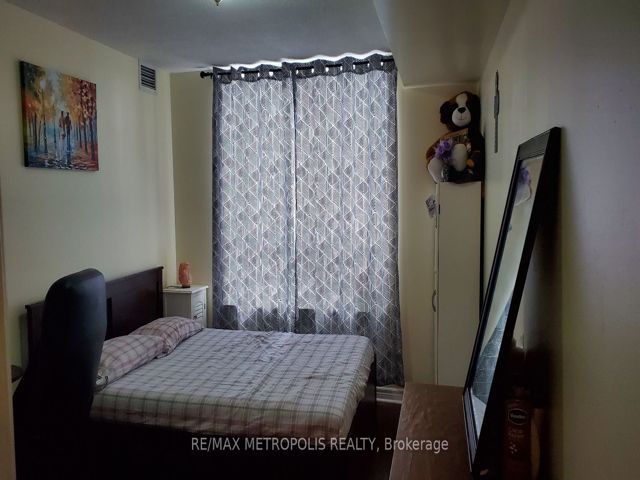 1117 - 1700 Eglinton Ave E