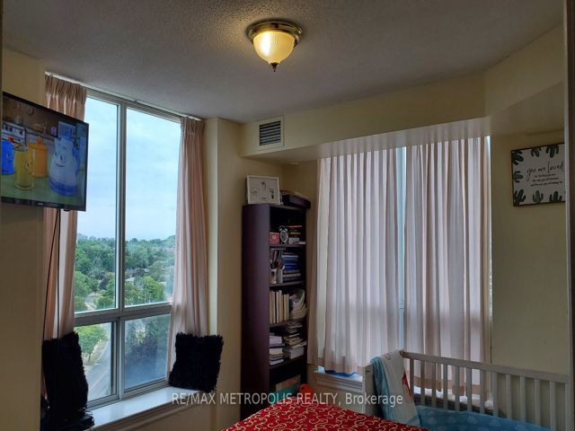 1117 - 1700 Eglinton Ave E