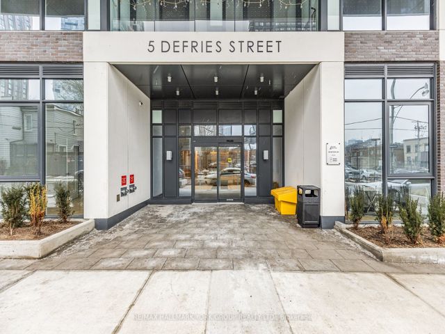 1112 - 5 Defries St