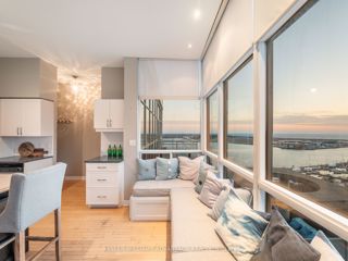 UPH3 - 410 Queens Quay W