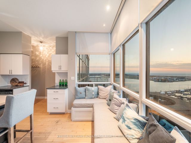 UPH3 - 410 Queens Quay W