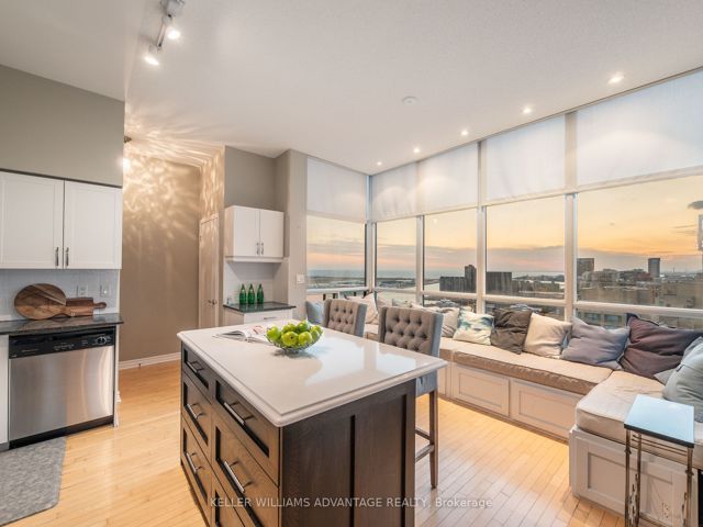 UPH3 - 410 Queens Quay W