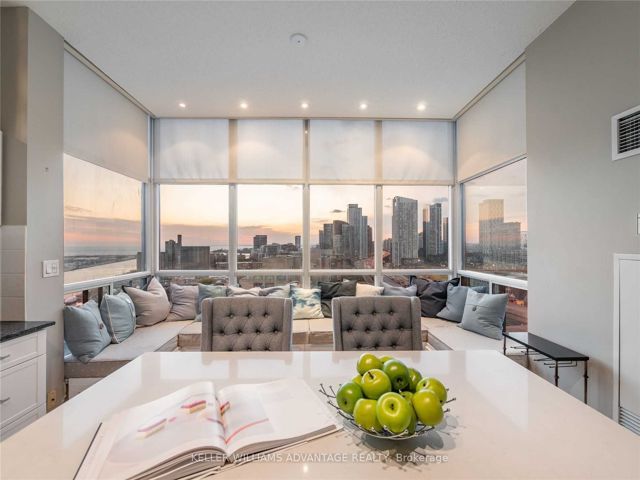 UPH3 - 410 Queens Quay W