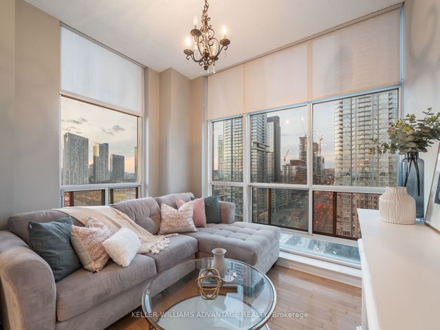 UPH3 - 410 Queens Quay W