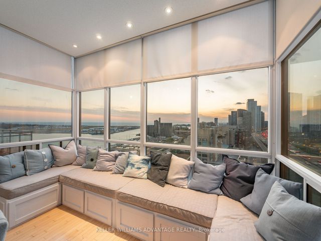 UPH3 - 410 Queens Quay W