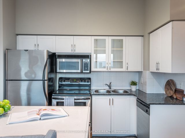 UPH3 - 410 Queens Quay W
