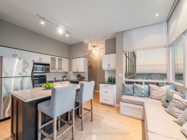 UPH3 - 410 Queens Quay W