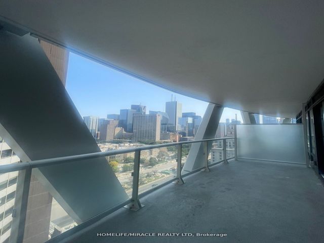 3213 - 234 Simcoe St