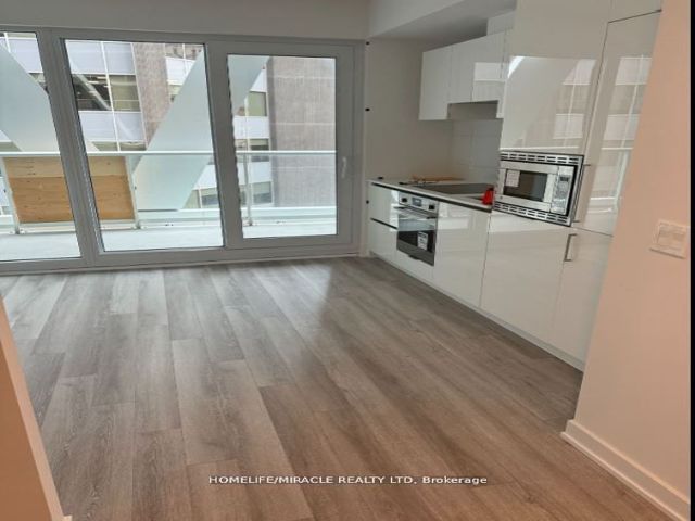 3213 - 234 Simcoe St