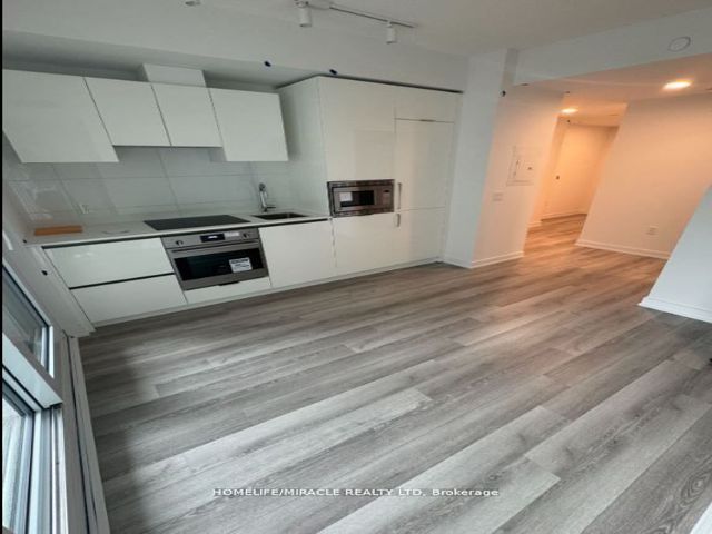 3213 - 234 Simcoe St