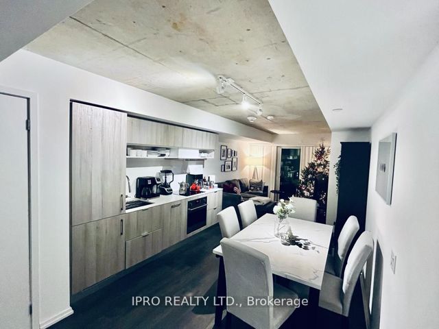 802 - 5 Soudan Ave