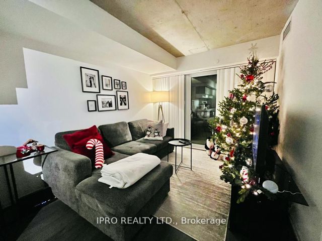 802 - 5 Soudan Ave