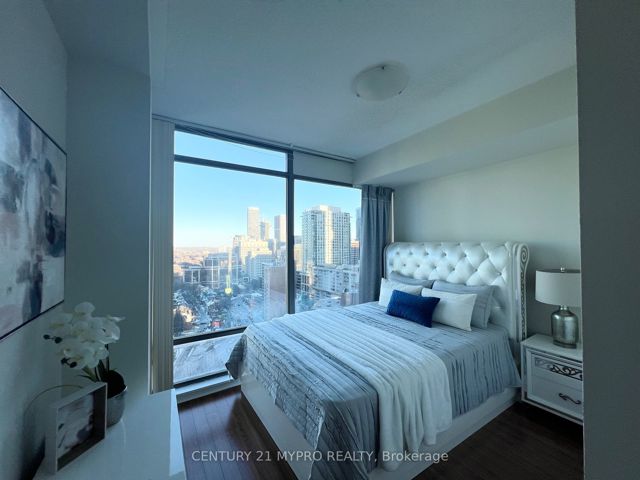 2109 - 18 Yorkville Ave