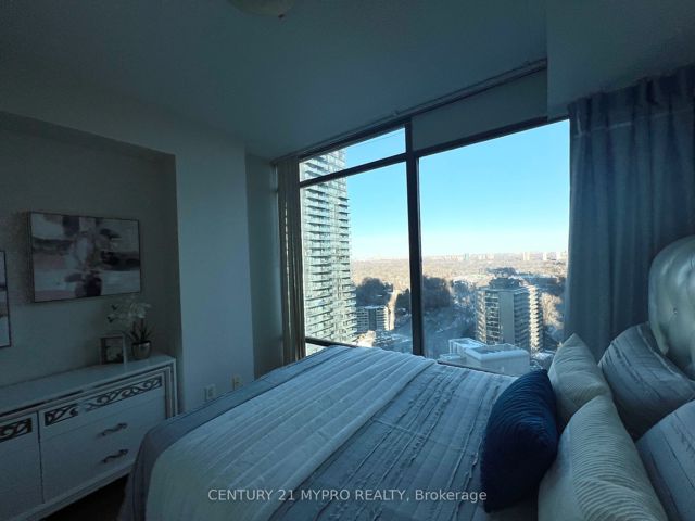2109 - 18 Yorkville Ave