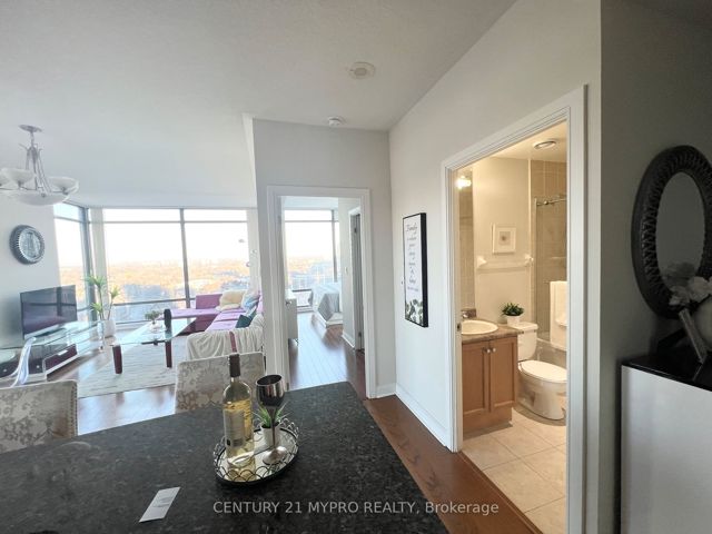2109 - 18 Yorkville Ave