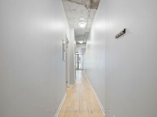 402 - 8 Gladstone Ave