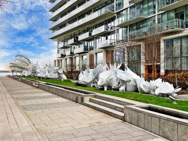 1113 - 39 Queens Quay E