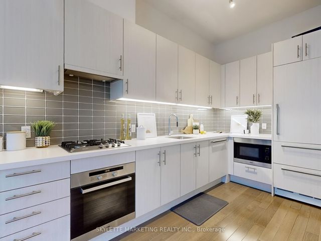 1113 - 39 Queens Quay E
