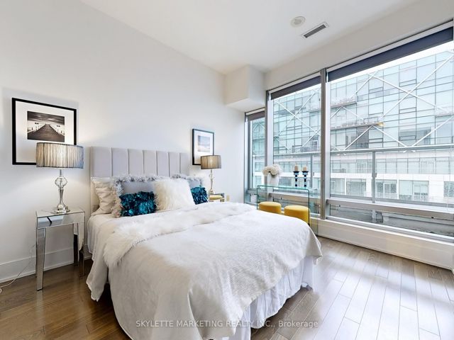 1113 - 39 Queens Quay E