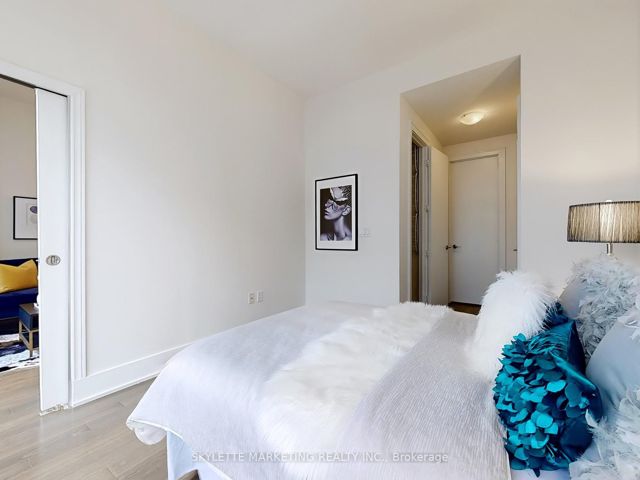 1113 - 39 Queens Quay E