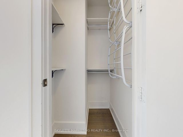 1113 - 39 Queens Quay E