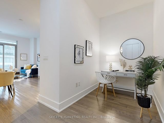 1113 - 39 Queens Quay E