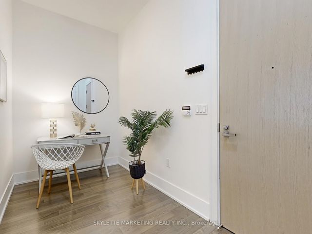1113 - 39 Queens Quay E