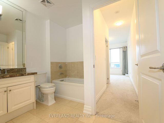 804 - 23 Rean Dr