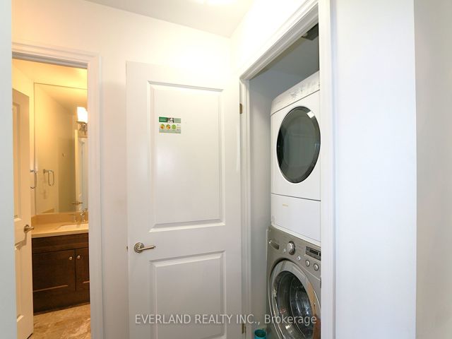 804 - 23 Rean Dr