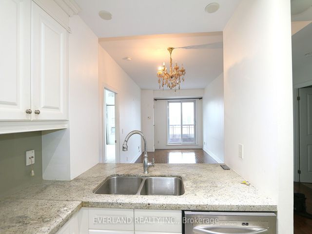 804 - 23 Rean Dr