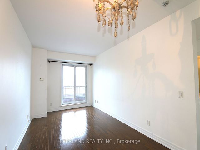 804 - 23 Rean Dr