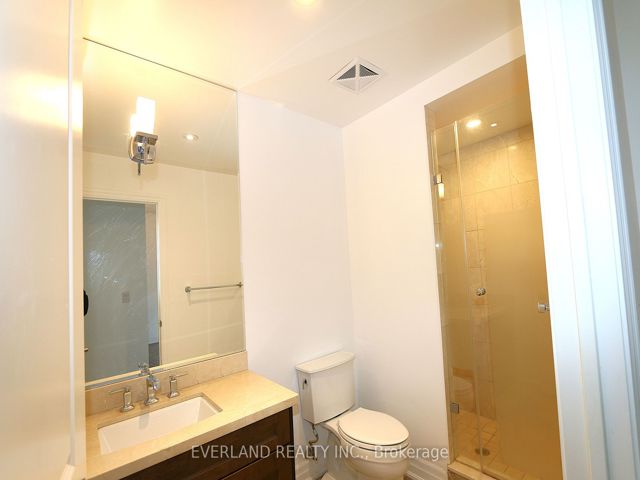 804 - 23 Rean Dr