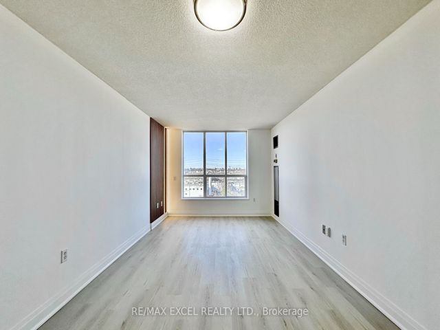 708 - 21 Overlea Blvd