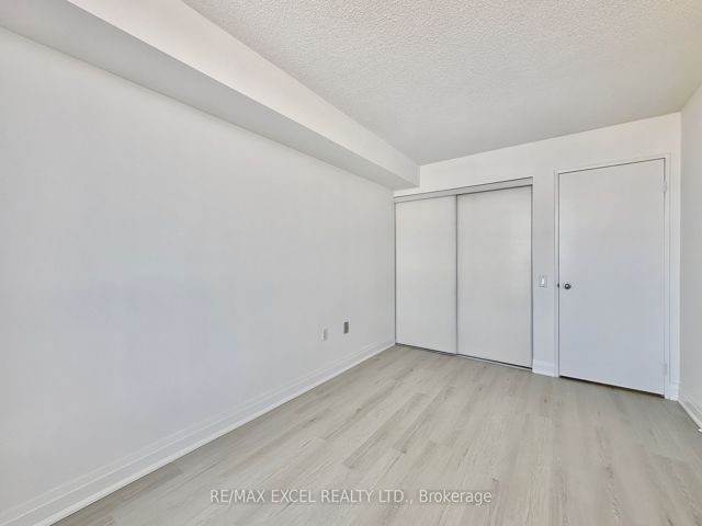 708 - 21 Overlea Blvd