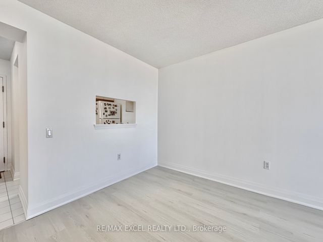 708 - 21 Overlea Blvd
