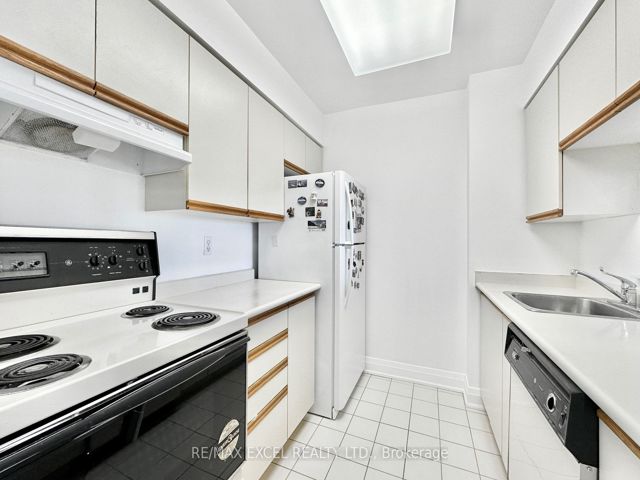 708 - 21 Overlea Blvd