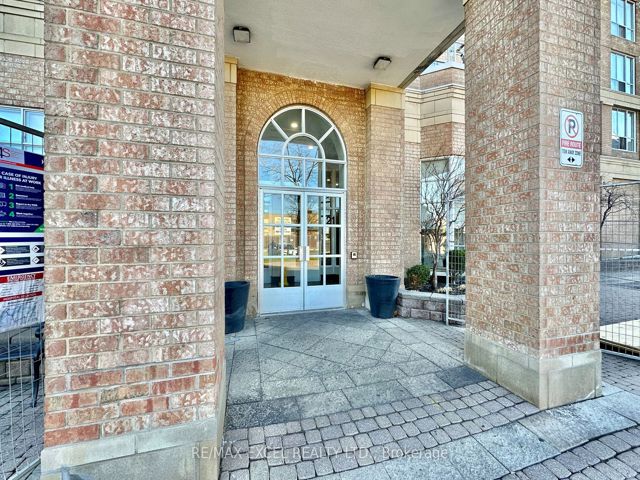 708 - 21 Overlea Blvd
