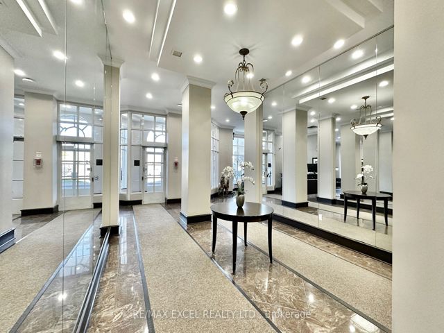 708 - 21 Overlea Blvd