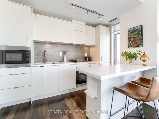 4202 - 21 Widmer Ave