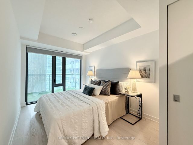1606 - 25 Richmond St E