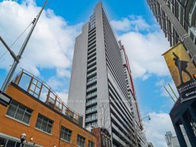 2705 - 330 Richmond St W