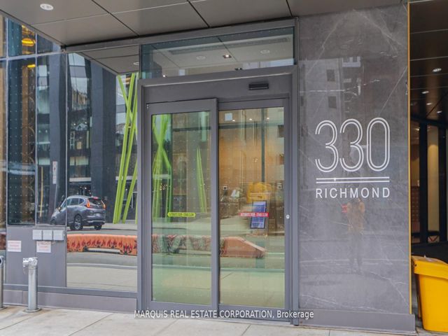 2705 - 330 Richmond St W