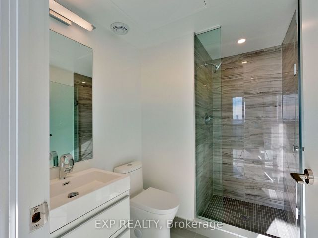 1805 - 39 Roehampton Ave